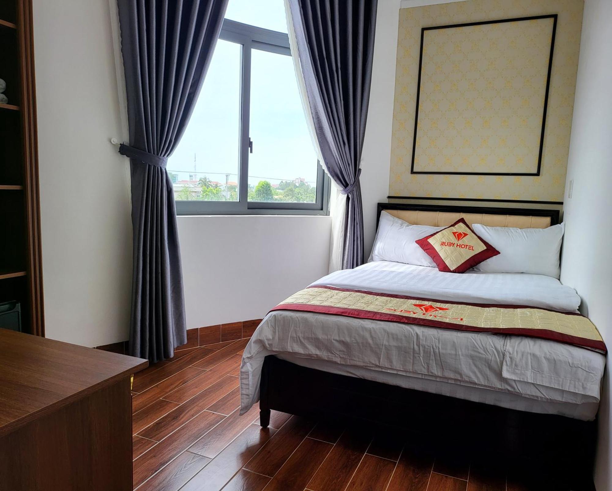 Ruby Hotel Vĩnh Long Værelse billede